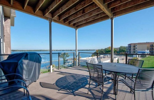 Spirit Lake Condo | Beautiful Newly built Bayside Lake Front Condo!