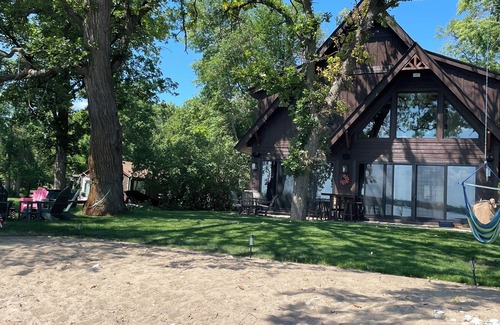 Independence Cabin | Beautiful, newly custom built, lake-front cabin on Lake Independence.