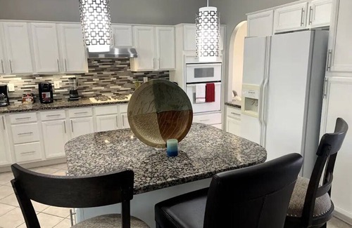 Arrowhead Lakes House | Beautiful Newly Renovated 5-Bedroom Home with Pool