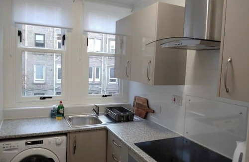 Dundee Apartment | Beautiful newly renovated flat in the outskirts of the city centre