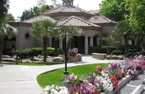 North Scottsdale Condo | BEAUTIFUL NORTH SCOTTSDALE 5 STAR CONDO Complimentary Wifi, Cable & Heated Pool.