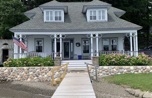 Penn Yan House | Beautiful Nostalgic Keuka Waterfront Home