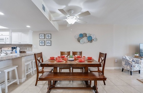 Holiday Beach Condo | Beautiful Oceanfront Views! Includes Local Attraction Tickets!