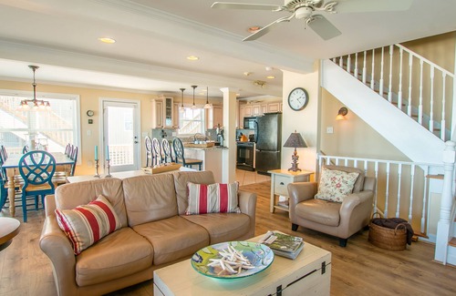 Carolina Dunes House | Beautiful oceanfront home to spot dolphins and see crashing waves