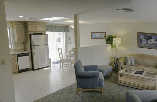 Ogunquit Condo | Beautiful Ogunquit Condo! Perfect Central Location-Walk to everything!