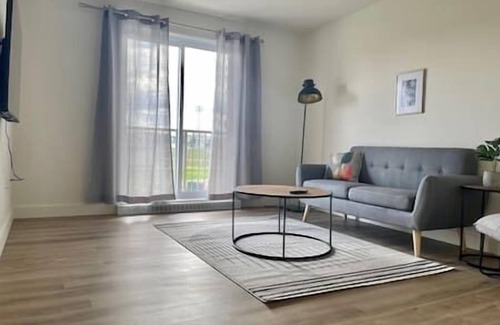 Cite-Universitaire Apartment | BEAUTIFUL ONE BEDROOM APARTMENT.