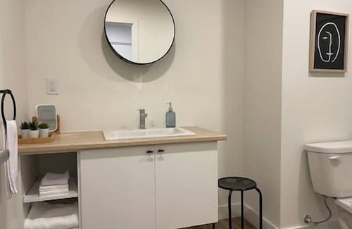 Cite-Universitaire Apartment | BEAUTIFUL ONE BEDROOM APARTMENT.