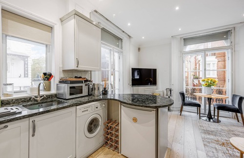 Knightsbridge Apartment | Beautiful One Bedroom Flat in Knightsbridge