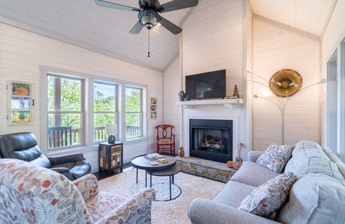 Ennice Cottage | Beautiful, peaceful and secluded cabin/cottage just off Blue Ride Parkway