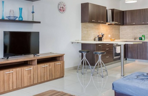 Luqa Apartment | Beautiful PENT with terrace & spectacular views