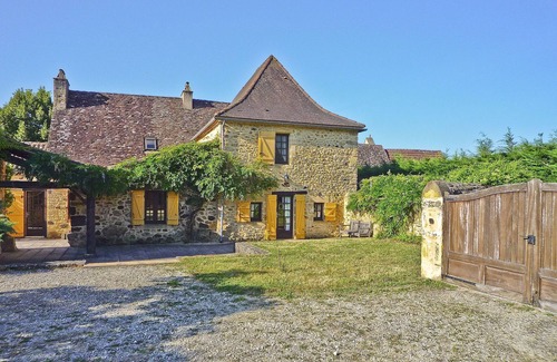 Bouillac House | Beautiful Perigordian House, with private pool and garden in a tranquil setting.