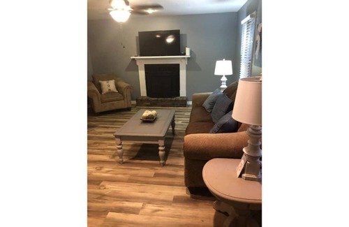 Warner Robins House | Beautiful Pet friendly Townhouse !!!