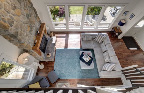 Gibsons House | Beautiful pet friendly Beach House: Inquire for monthly rental rate