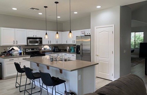 Sierra Montana House | Beautiful pool home with game room, basketball & hot tub