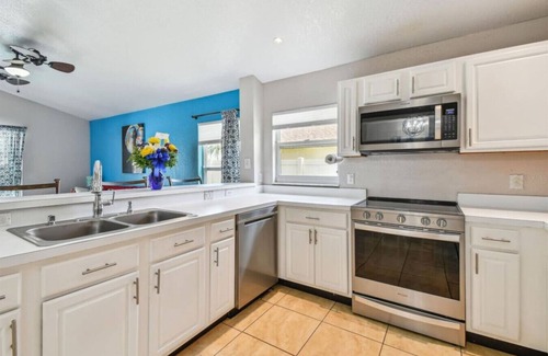 Orlando House | Beautiful Pool & King Bed Home/10 Minutes from MCO