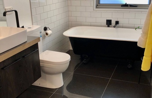West Launceston Bed & Breakfast | Beautiful private, quiet B&B