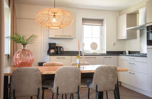 Municipality of Hellevoetsluis House | Beautiful private villa for 6 guests with WIFI, pool, TV, terrace and parking