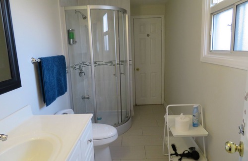 Bayview Woods - Steeles House | Beautiful Private 2 bedrooms 2 Queen Beds 1 link-Ensuite