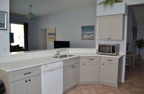 Chatham Park Villa | Beautiful private 3 bed villa with spa and amazing south facing lake view