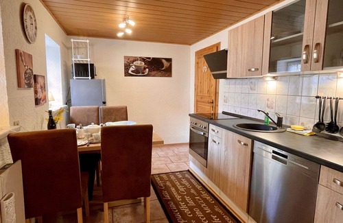 Grossschoenau House | Beautiful private villa for 5 people with hot tub, WIFI, TV, terrace, pets allowed and parking