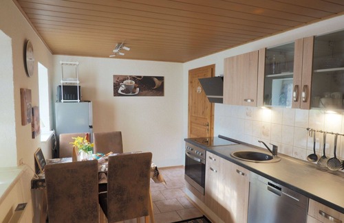 Grossschoenau House | Beautiful private villa for 5 people with hot tub, WIFI, TV, terrace, pets allowed and parking