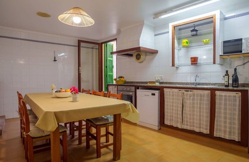 Banyalbufar House | Beautiful private villa for 6 guests with WIFI, A/C, TV, terrace and parking