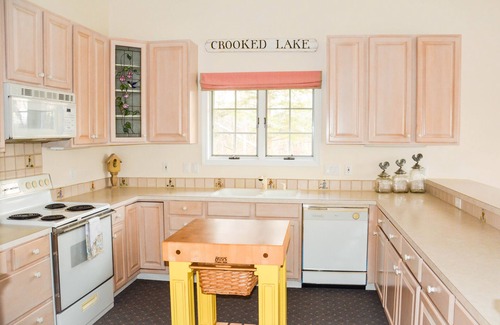 Ponshewaing Cottage | Beautiful Private Home on Crooked Lake Near Petoskey & Harbor Springs