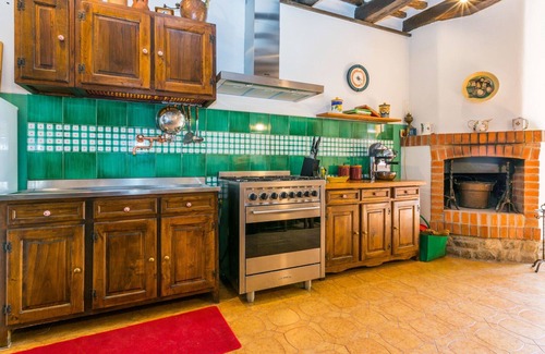 Castelfranco di Sopra House | Beautiful private villa for 5 guests with WIFI, TV, patio, pets allowed and parking