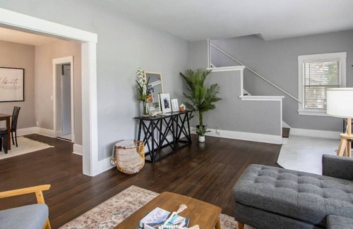 Vine House | Beautiful Private Rm in Vine neighborhood, Cozy Bed