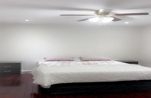 Brampton House | Beautiful private Room near Toronto pearson Airport