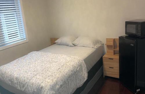 Brampton House | Beautiful private Room near Toronto pearson Airport