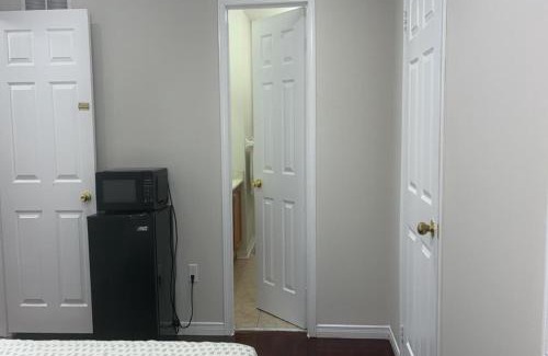 Brampton House | Beautiful private Room near Toronto pearson Airport