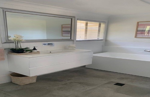 Armidale House | Beautiful private Tallowood Apartment