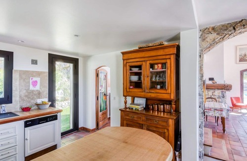 Sollies-Ville Villa | Beautiful private villa for 6 people with private pool, TV and terrace