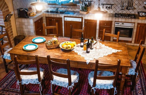 Collazzone Villa | Beautiful private villa for 10 people with WIFI, private pool, hot tub, A/C, TV, terrace and par.