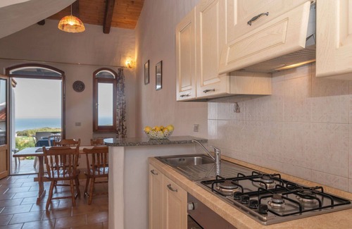 La Ciaccia House | Beautiful private villa for 8 guests with WIFI, A/C, TV, terrace, pets allowed and parking