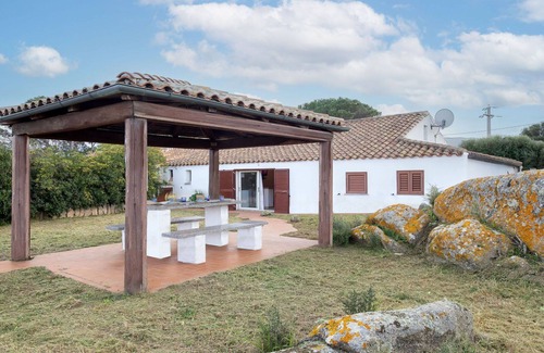 Aglientu House | Beautiful private villa for 6 guests with WIFI, TV, patio, pets allowed and parking