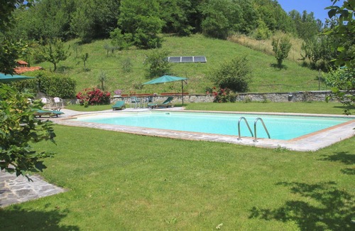 Laterina Villa | Beautiful private villa with WIFI, pool, TV, patio, pets allowed and parking, close to Arezzo