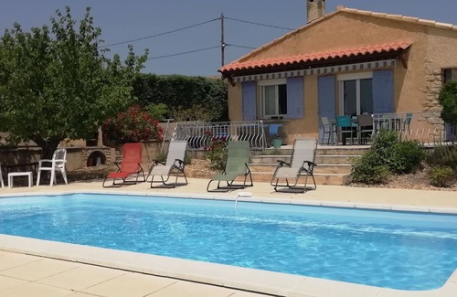 Rasteau House | Beautiful private villa with A/C, WIFI, private pool, TV, terrace, pets allowed and parking