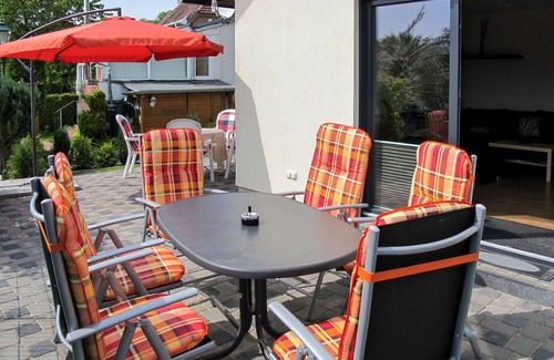 Godern House | Beautiful private villa for 8 people with TV, terrace, pets allowed and parking