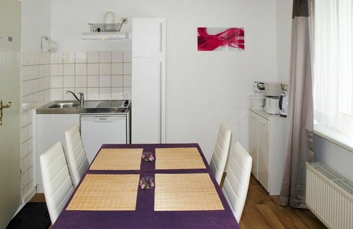 Godern House | Beautiful private villa for 6 guests with WIFI, TV, terrace and parking