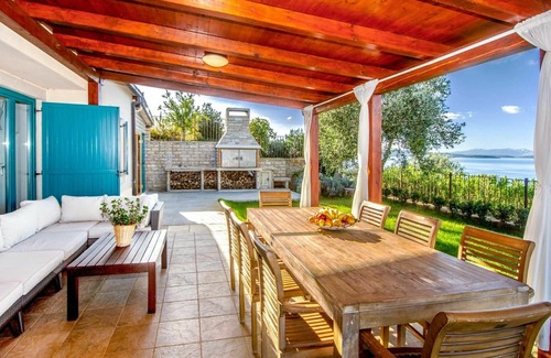 Ugljan House | Beautiful private villa for 8 guests with private pool, A/C, WIFI, TV and patio