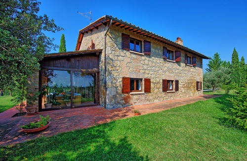 Cetona Villa | Beautiful private villa for 7 people with A/C, private pool, TV, panoramic view and parking