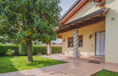 Marina di Massa House | Beautiful private villa for 4 guests with A/C, WIFI, TV, terrace and parking