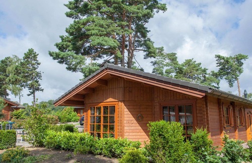 Susteren House | Beautiful private villa for 6 people with pool, WIFI, TV, terrace and parking