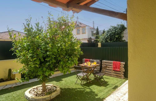 Linho Villa | Beautiful private villa for 4 guests with A/C, WIFI, TV and terrace