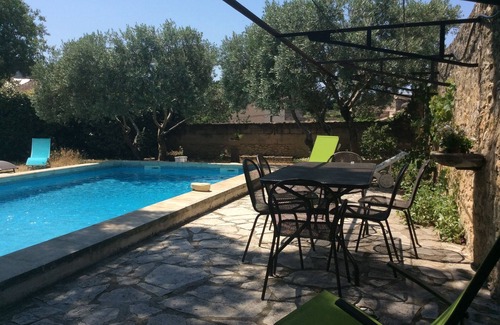 Robion House | Beautiful Provencal house, French billiards and swimming pool - 8 people