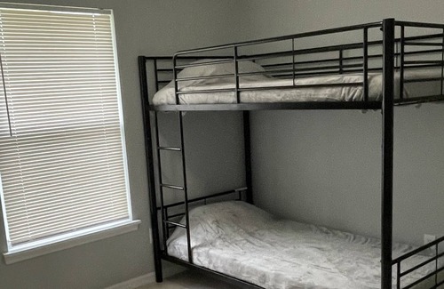 Florida Ridge House | Beautiful quiet 3 bedroom 2 bath center of town house