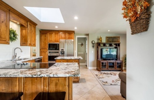 Murray House | BEAUTIFUL REMODELED HOME. CLOSE TO DOWNTOWN & TO SKI RESORTS