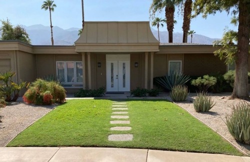 Araby House | Beautiful remodeled , reimagined Mid-century pool home in South Palm Springs
